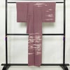 付け下げ 正絹 その他の柄 袷仕立て 身丈151.5cm 裄丈62.5cm リサイクル着物 一部しつけ糸付き 着物 入学式 七五三 お宮参り フォーマル 紫・藤色_画像2