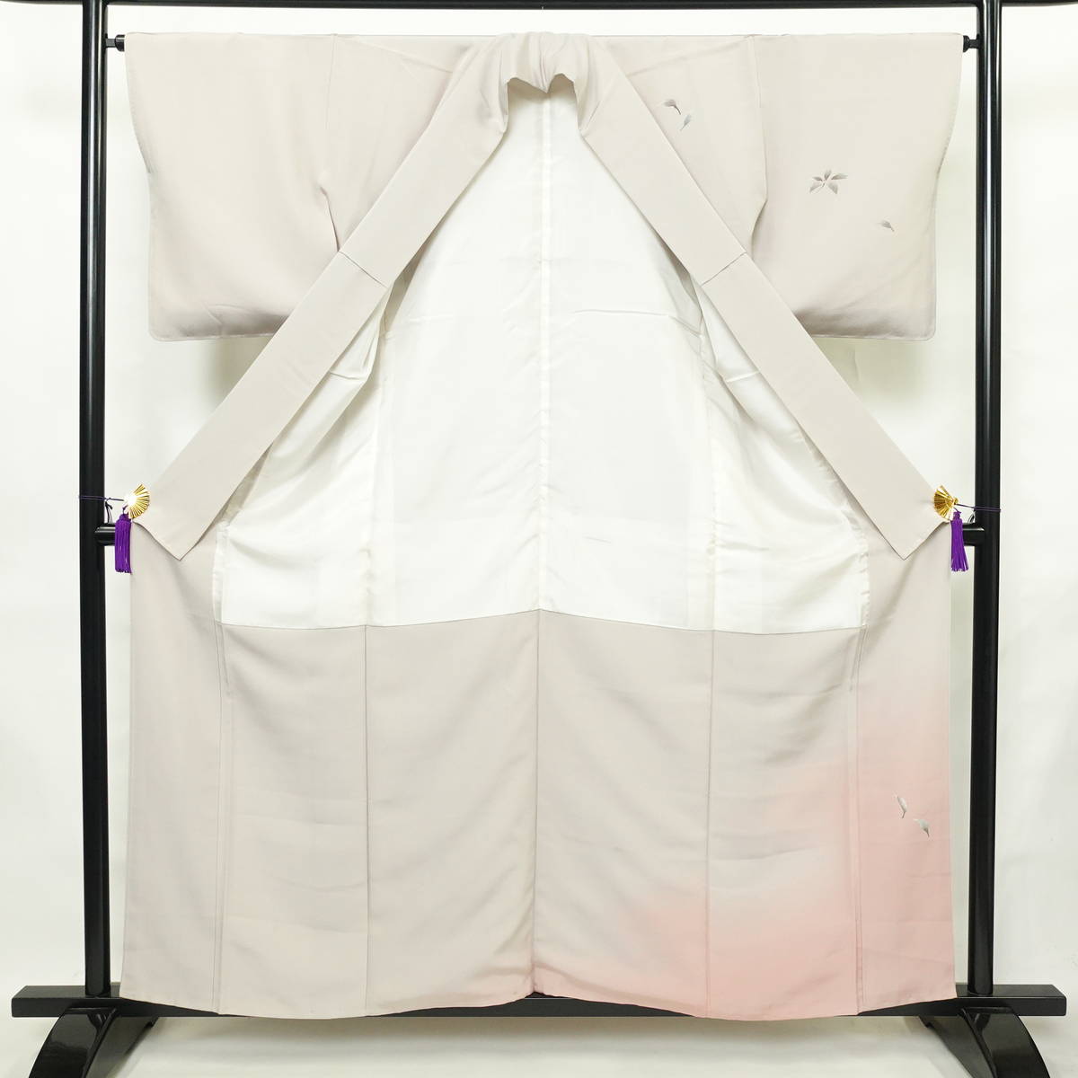 付け下げ 正絹 花柄 袷仕立て 身丈158.5cm 裄丈64.5cm リサイクル着物 着物 入学式 七五三 お宮参り フォーマル グレー_画像3