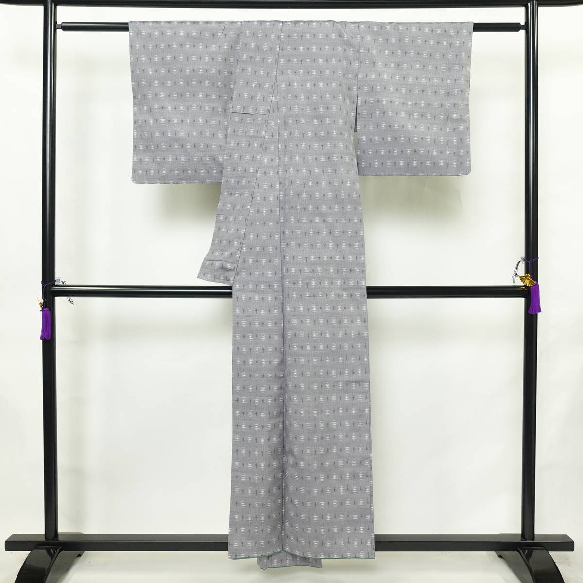紬 正絹 古典柄 袷仕立て 身丈154.5cm 裄丈63cm リサイクル着物 着物 グレー_画像2
