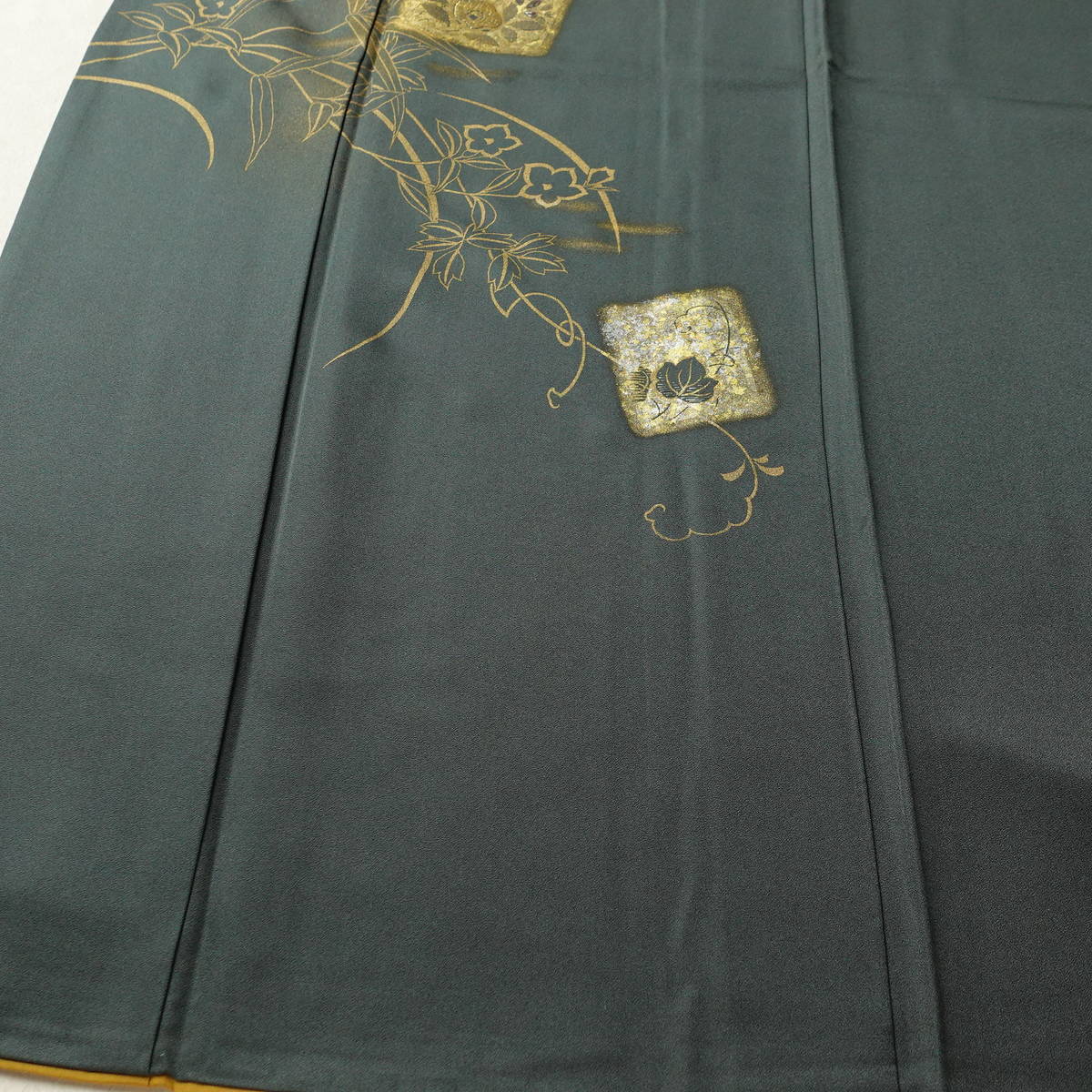 付け下げ 金駒刺繍 正絹 花柄 袷仕立て 身丈161cm 裄丈67.5cm リサイクル着物 着物 箔 入学式 七五三 お宮参り フォーマル 緑・うぐいす色_画像4
