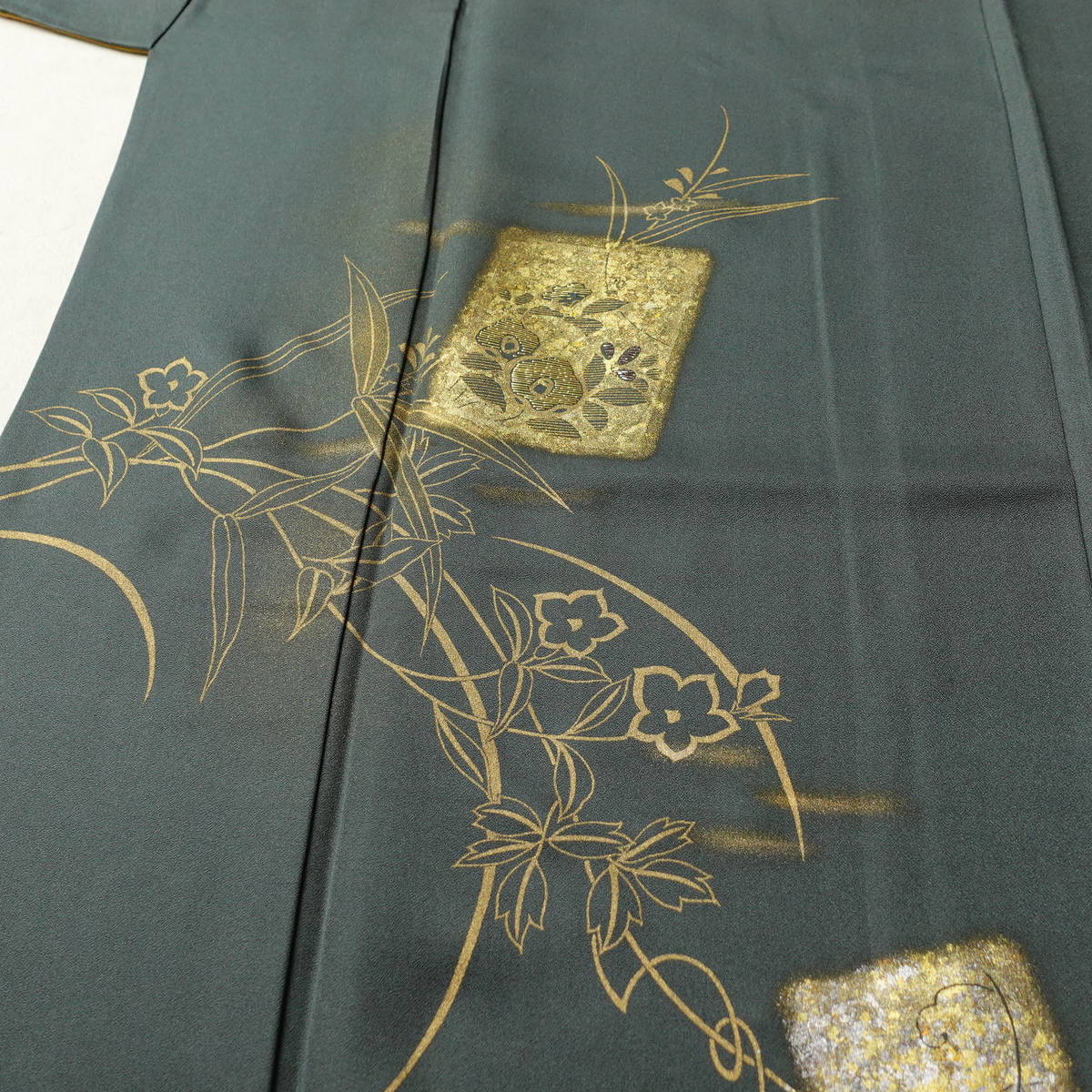 付け下げ 金駒刺繍 正絹 花柄 袷仕立て 身丈161cm 裄丈67.5cm リサイクル着物 着物 箔 入学式 七五三 お宮参り フォーマル 緑・うぐいす色_画像5