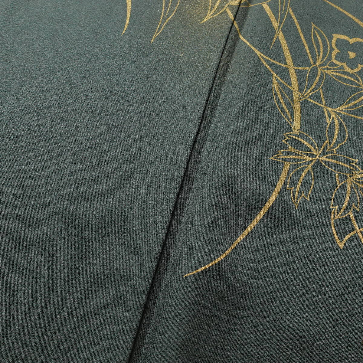 付け下げ 金駒刺繍 正絹 花柄 袷仕立て 身丈161cm 裄丈67.5cm リサイクル着物 着物 箔 入学式 七五三 お宮参り フォーマル 緑・うぐいす色_画像7