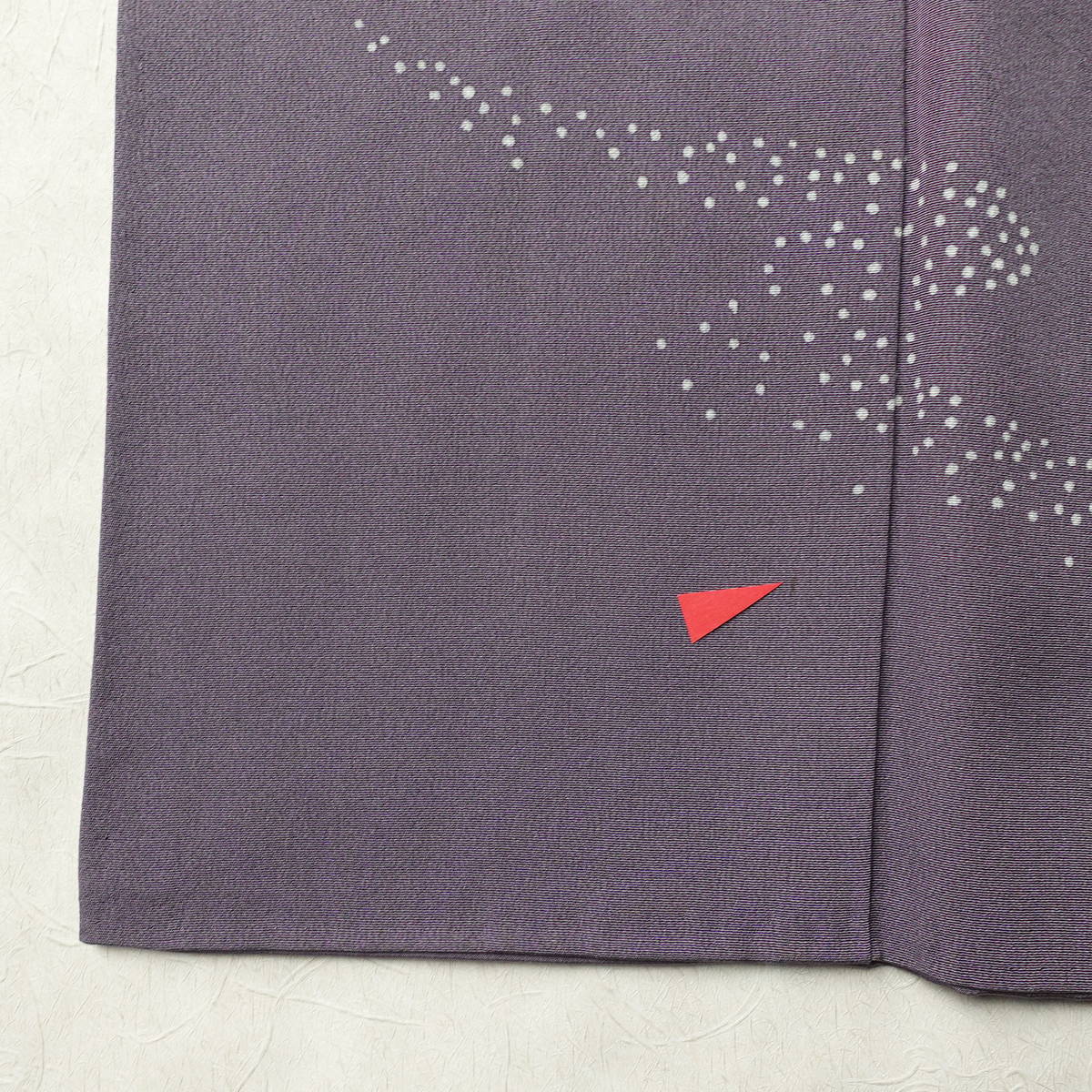 付け下げ 一つ紋付き 正絹 花柄 袷仕立て 身丈156cm 裄丈63cm 金駒刺繍 リサイクル着物 着物 金彩 入学式 七五三 お宮参り フォーマル 紫・藤色_画像8