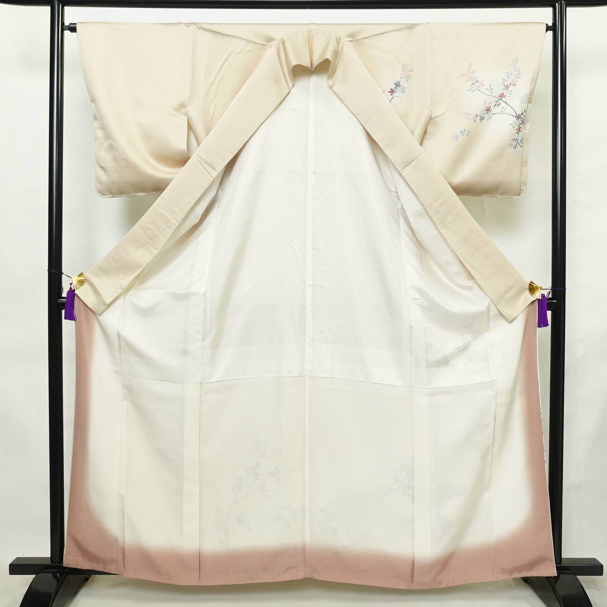 付け下げ しつけ糸付き 正絹 木の葉・植物柄 袷仕立て 身丈162cm 裄丈65cm リサイクル着物 着物 入学式 卒業式 七五三 お宮参り フォーマル ベージュ_画像3