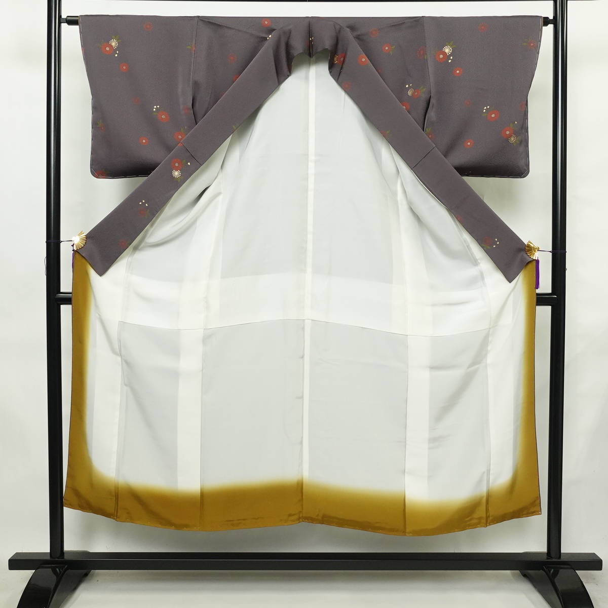 小紋 しつけ糸付き 正絹 花柄 袷仕立て 身丈148cm 裄丈63cm リサイクル着物 着物 金彩 紫・藤色_画像3