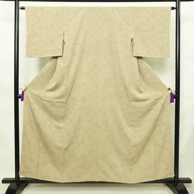 小紋 しつけ糸付き 縮緬 総柄 正絹 花柄 袷仕立て 身丈157cm 裄丈63.5cm リサイクル着物 着物 ベージュ