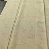 小紋 しつけ糸付き 縮緬 総柄 正絹 花柄 袷仕立て 身丈157cm 裄丈63.5cm リサイクル着物 着物 ベージュ_画像5