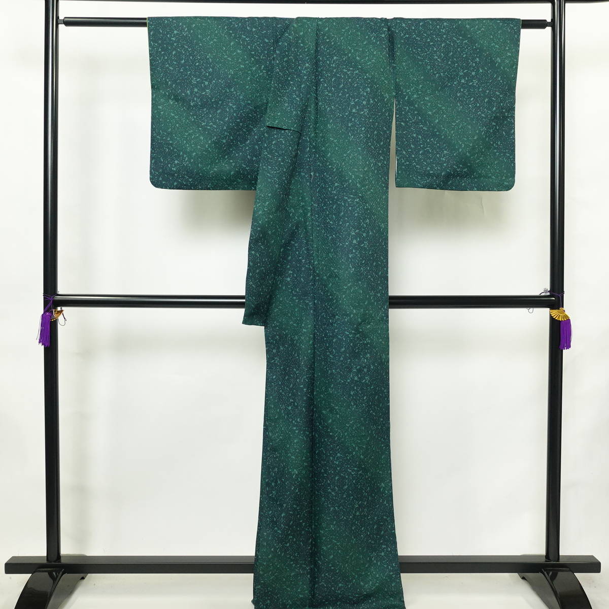 小紋 総柄 ポリエステル 縞柄・線柄 袷仕立て 身丈165.5cm 裄丈67.5cm リサイクル着物 着物 緑・うぐいす色_画像2