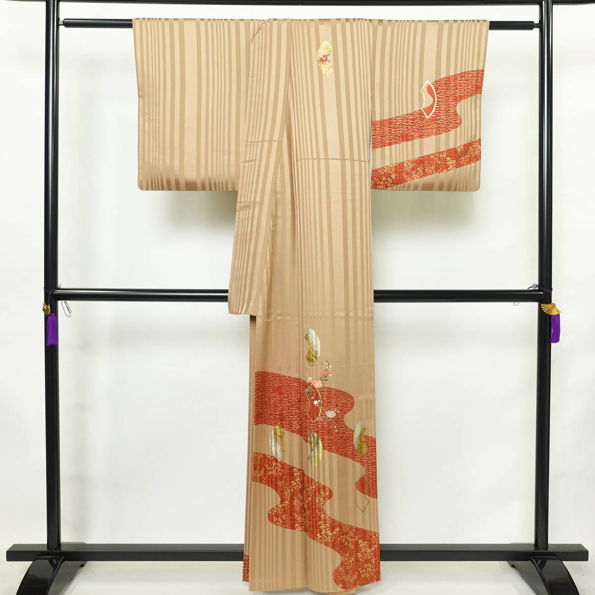 付け下げ 正絹 古典柄 袷仕立て 身丈159.5cm 裄丈65.5cm リサイクル着物 着物 刺繍 箔 金彩 入学式 七五三 お宮参り フォーマル 茶_画像2