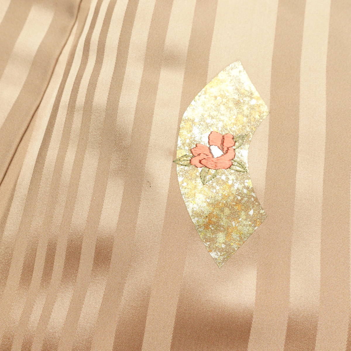 付け下げ 正絹 古典柄 袷仕立て 身丈159.5cm 裄丈65.5cm リサイクル着物 着物 刺繍 箔 金彩 入学式 七五三 お宮参り フォーマル 茶_画像21