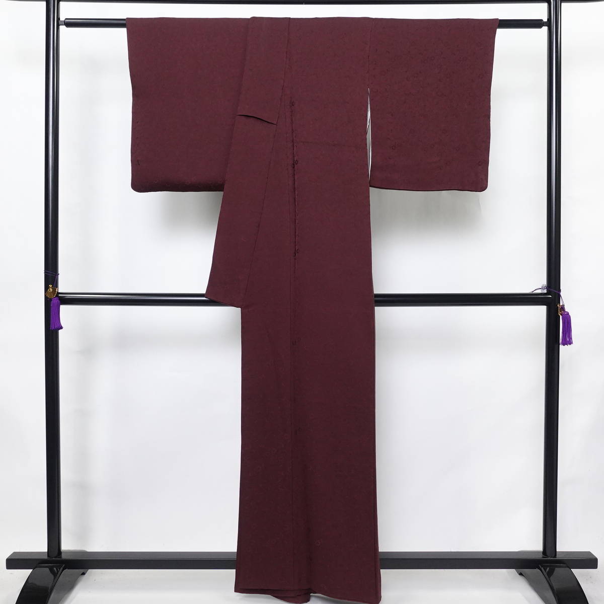 色無地 一つ紋付き 正絹 木の葉・植物柄 袷仕立て 身丈160.5cm 裄丈65cm リサイクル着物 着物 お茶会 七五三 フォーマル 紫・藤色_画像2