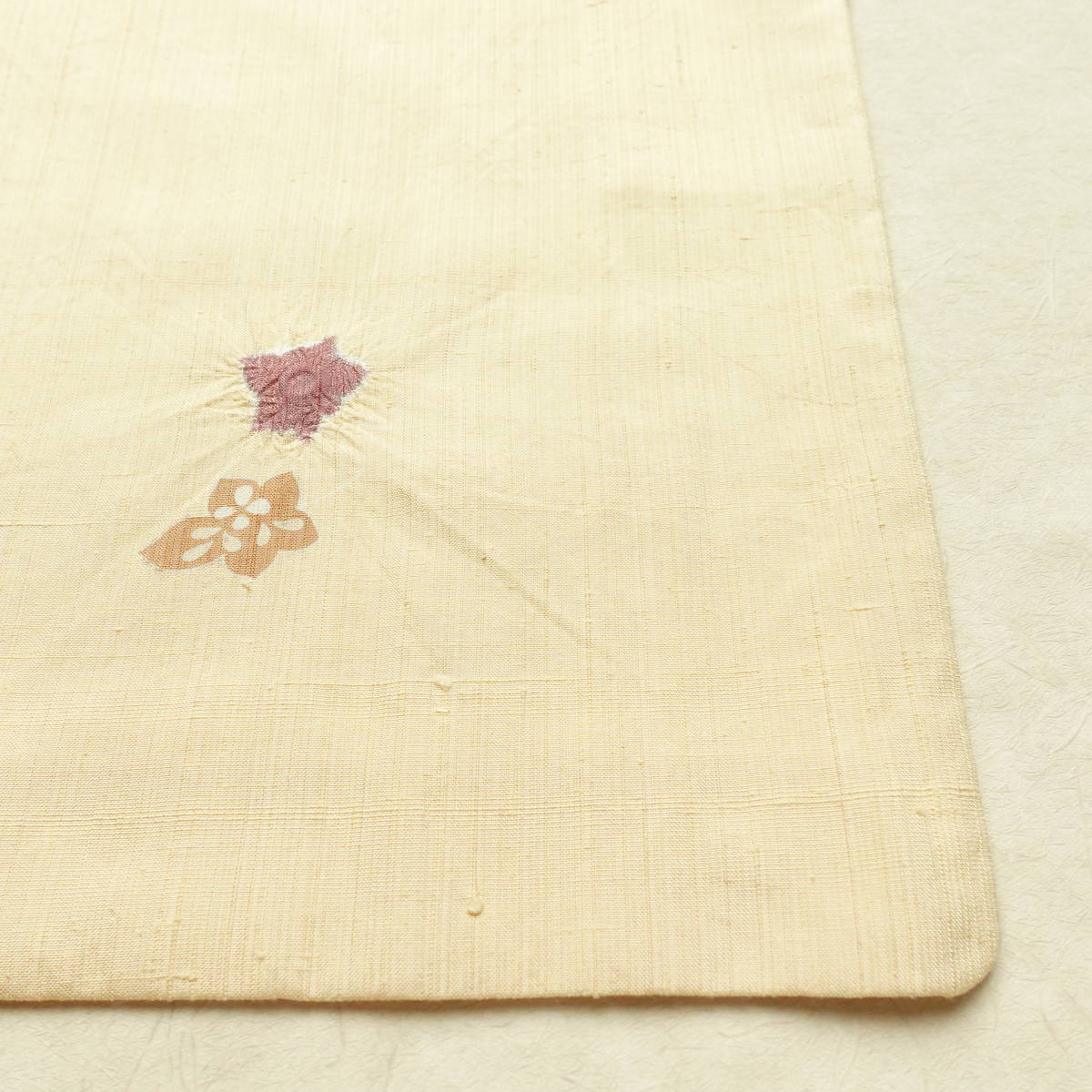 小紋 絞り 正絹 花柄 袷仕立て 身丈159cm 裄丈62.5cm リサイクル着物 着物 ベージュ_画像15
