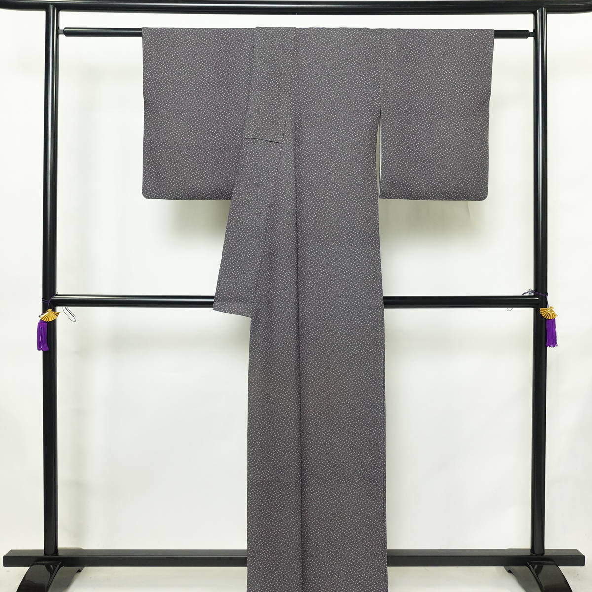 小紋 総柄 正絹 その他の柄 袷仕立て 身丈160.5cm 裄丈65.5cm リサイクル着物 着物 紫・藤色_画像2