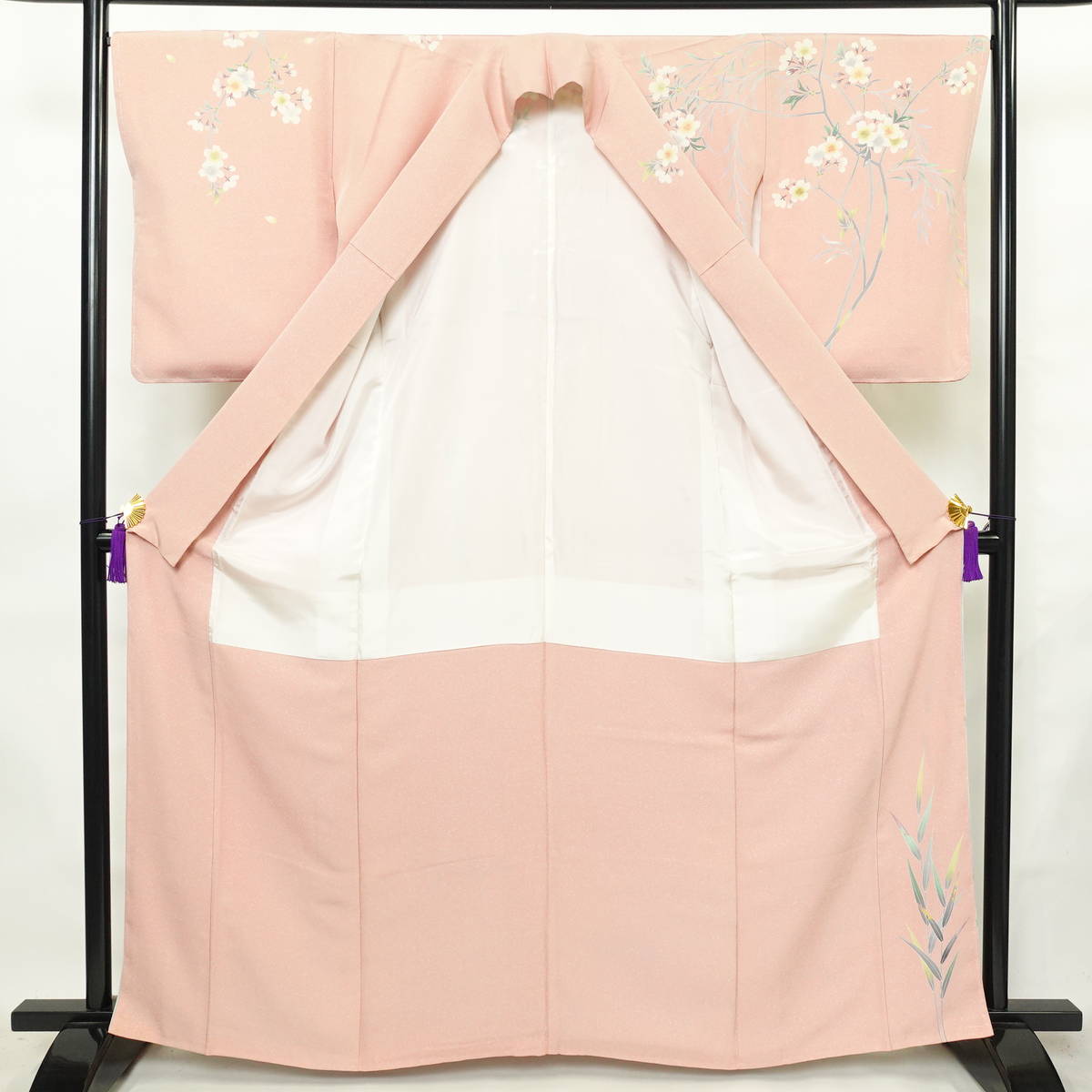 訪問着 しつけ糸付き 縮緬 正絹 風景柄 袷仕立て 身丈163.5cm 裄丈66.5cm リサイクル着物 着物 入学式 卒業式 結婚式 七五三 お宮参り フォーマル ピンク_画像3