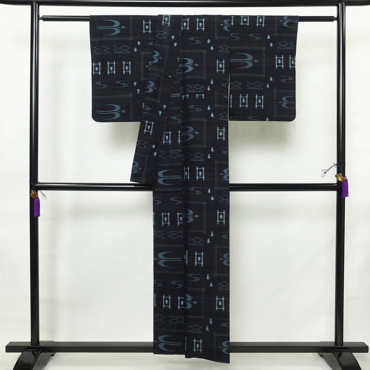 紬 正絹 古典柄 袷仕立て 身丈153.5cm 裄丈61cm リサイクル着物 着物 青・紺_画像2