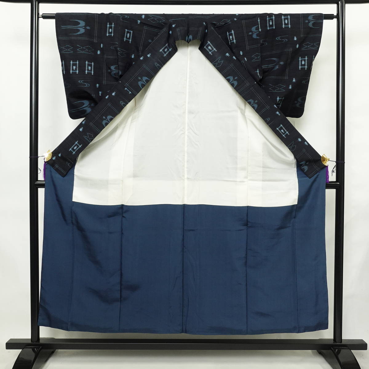紬 正絹 古典柄 袷仕立て 身丈153.5cm 裄丈61cm リサイクル着物 着物 青・紺_画像3