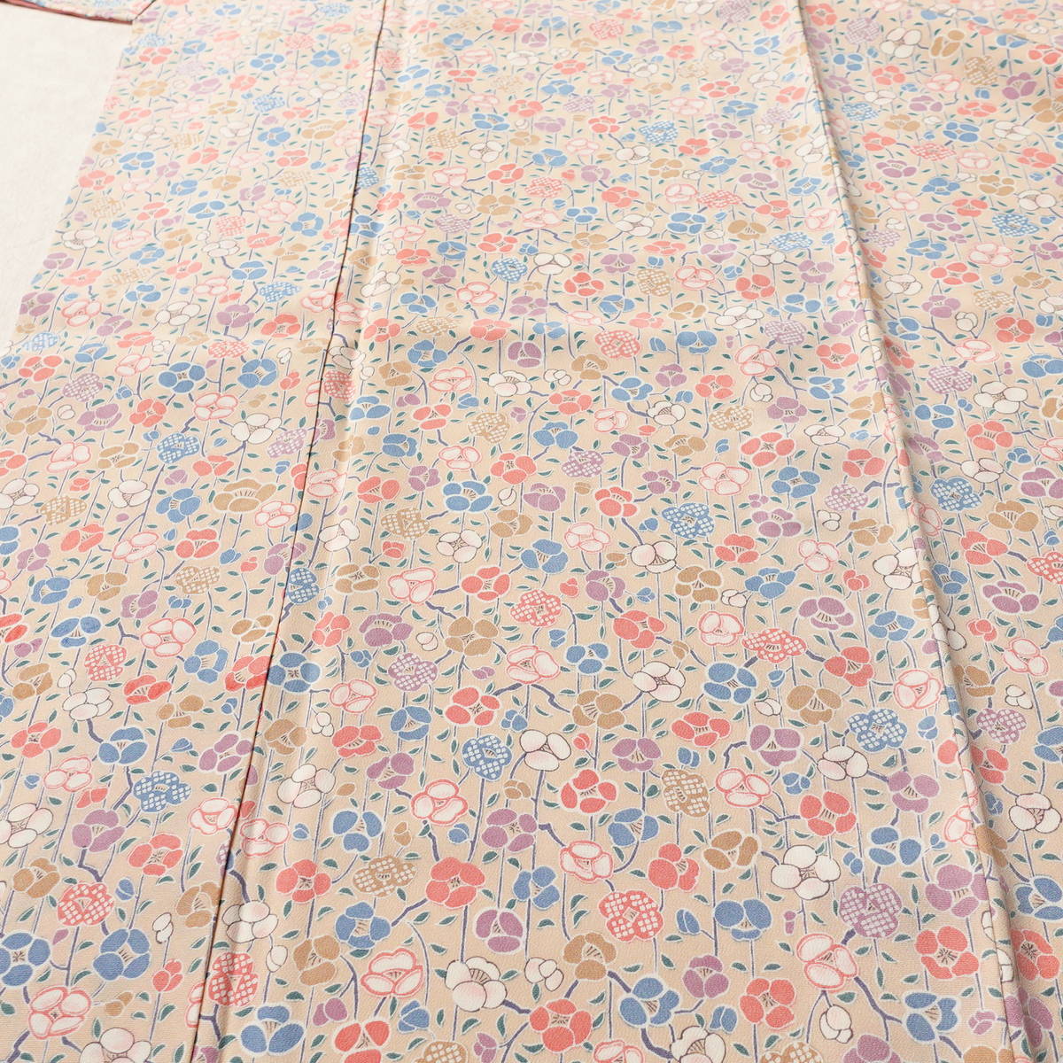 小紋 総柄 正絹 花柄 袷仕立て 身丈161cm 裄丈63.5cm リサイクル着物 着物 ベージュ_画像5