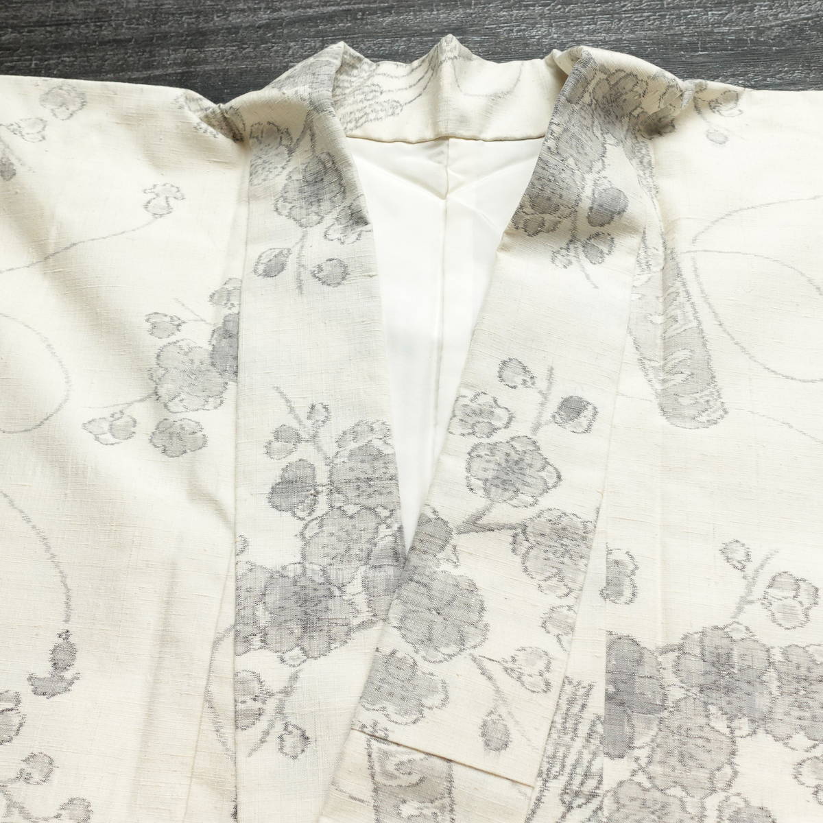 紬 バチ衿仕立て 正絹 花柄 袷仕立て 身丈162cm 裄丈64.5cm リサイクル着物 着物 クリーム_画像21