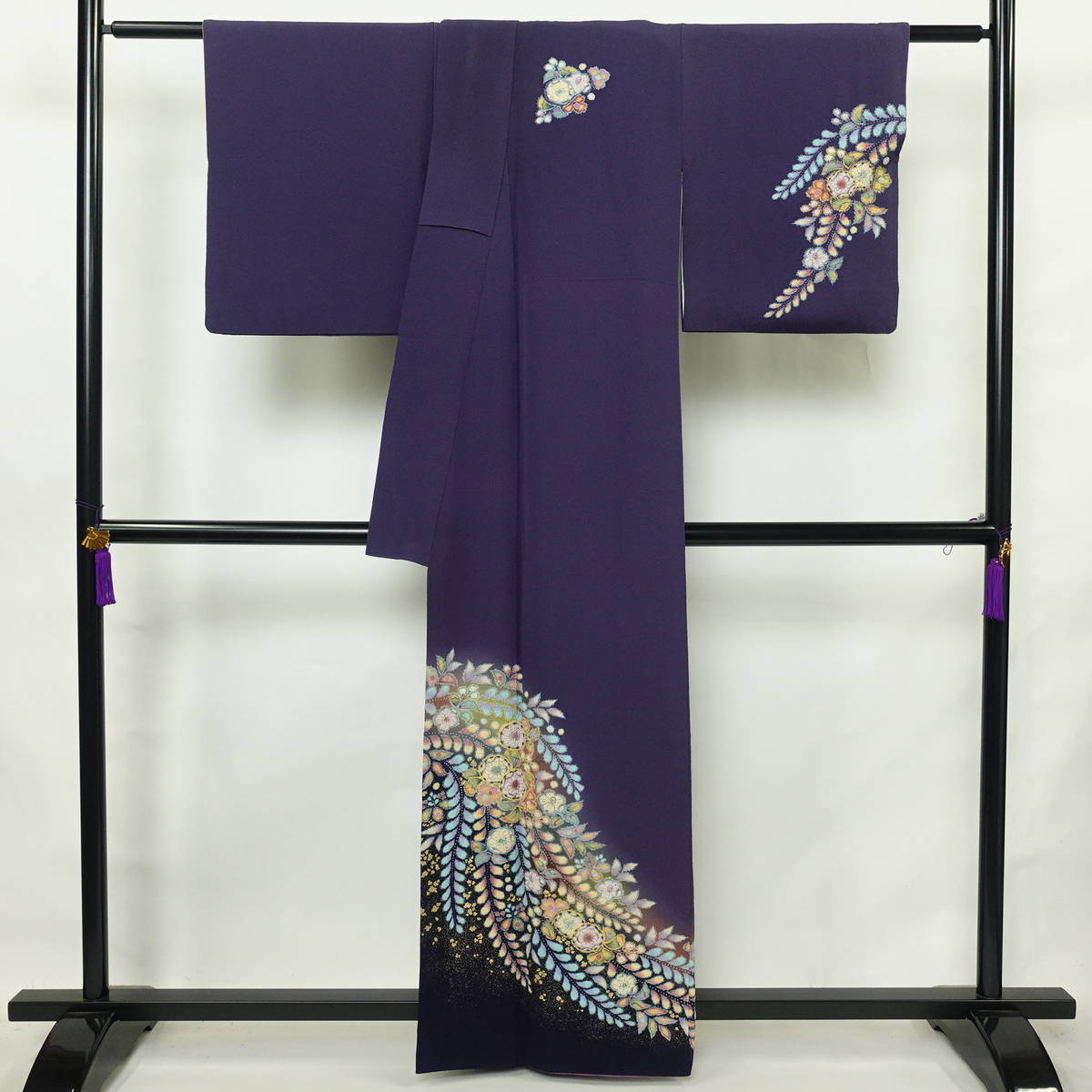 付け下げ　辻が花 翠山工房 落款入り 正絹 花柄 袷仕立て 身丈160.5cm 裄丈69cm リサイクル着物 着物 金彩 入学式 七五三 お宮参り フォーマル 紫・藤色_画像2