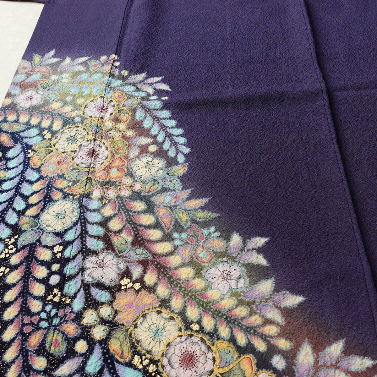 付け下げ　辻が花 翠山工房 落款入り 正絹 花柄 袷仕立て 身丈160.5cm 裄丈69cm リサイクル着物 着物 金彩 入学式 七五三 お宮参り フォーマル 紫・藤色_画像5
