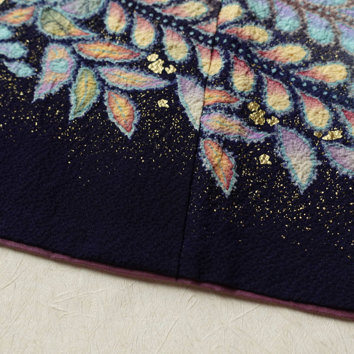 付け下げ　辻が花 翠山工房 落款入り 正絹 花柄 袷仕立て 身丈160.5cm 裄丈69cm リサイクル着物 着物 金彩 入学式 七五三 お宮参り フォーマル 紫・藤色_画像20