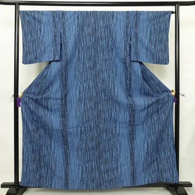 単衣 小紋 良品 バチ衿仕立て ポリエステル 縞柄・線柄 単衣仕立て 身丈162.5cm 裄丈66.5cm リサイクル着物 着物 青・紺