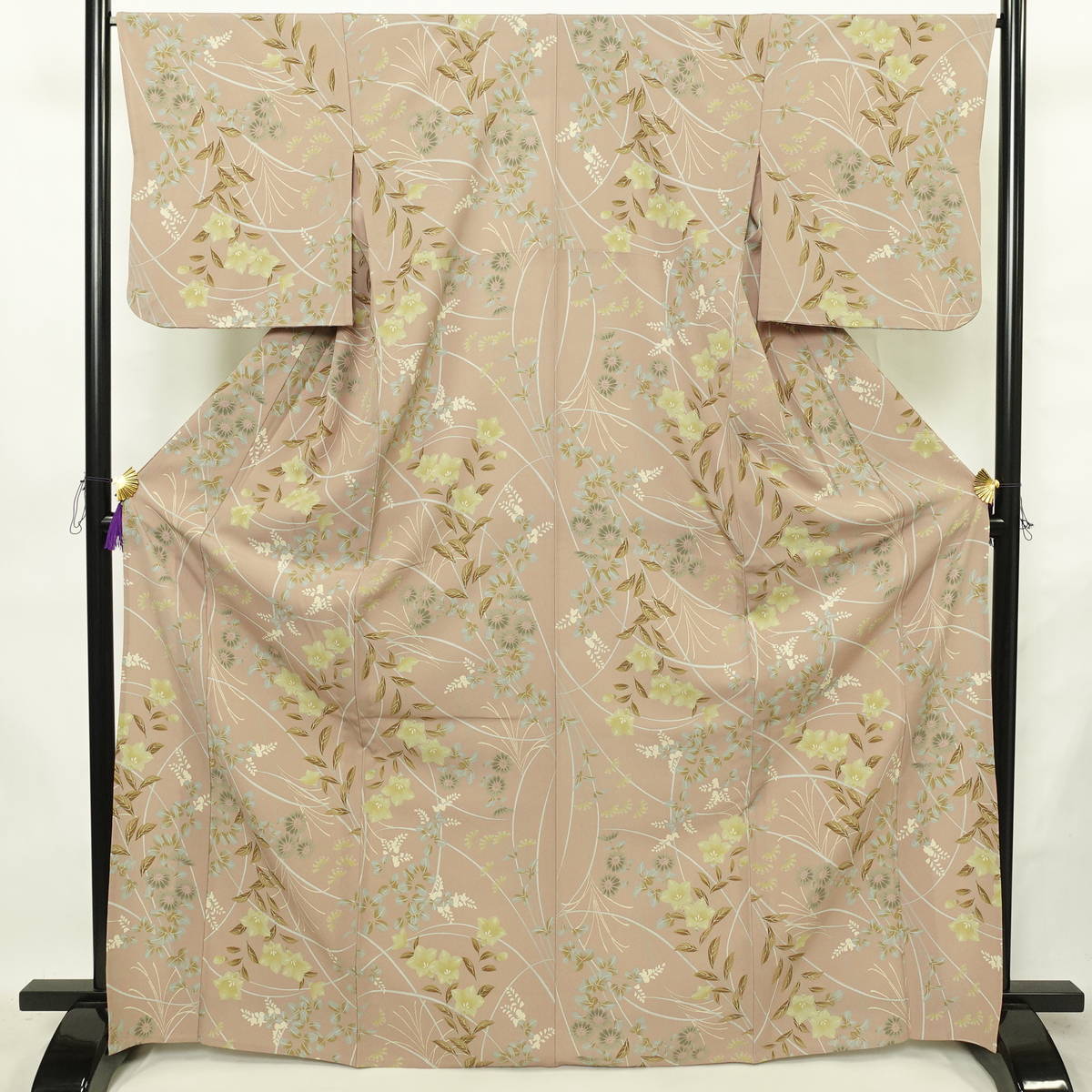 単衣 小紋 良品 ポリエステル 木の葉・植物柄 単衣仕立て 身丈168.5cm 裄丈67cm リサイクル着物 着物 ベージュ_画像1