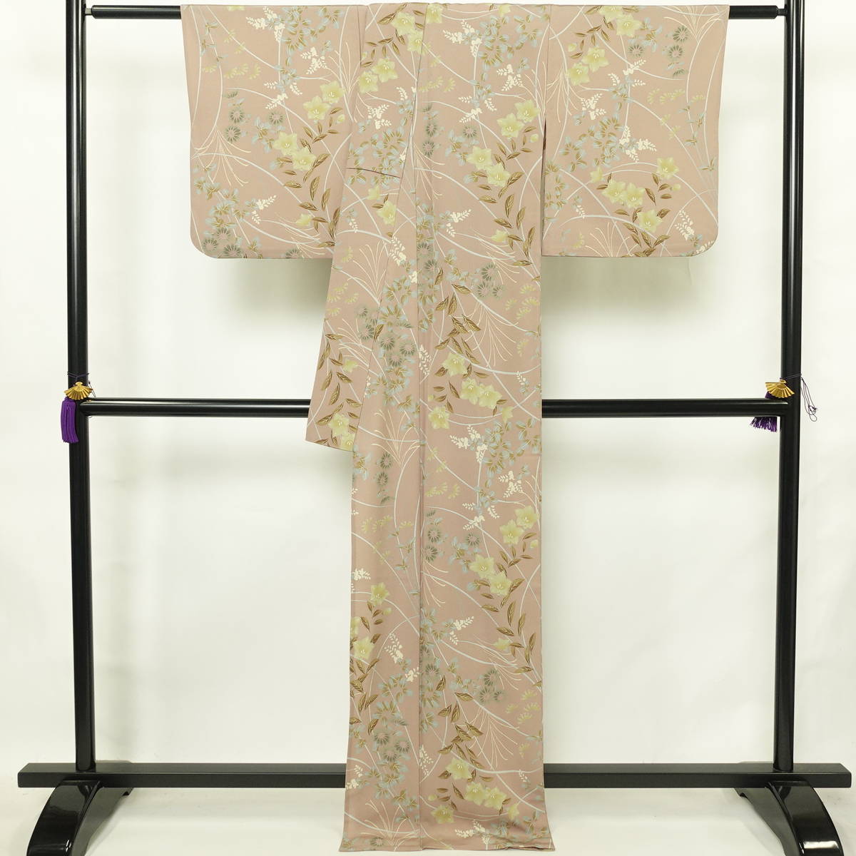 単衣 小紋 良品 ポリエステル 木の葉・植物柄 単衣仕立て 身丈168.5cm 裄丈67cm リサイクル着物 着物 ベージュ_画像2