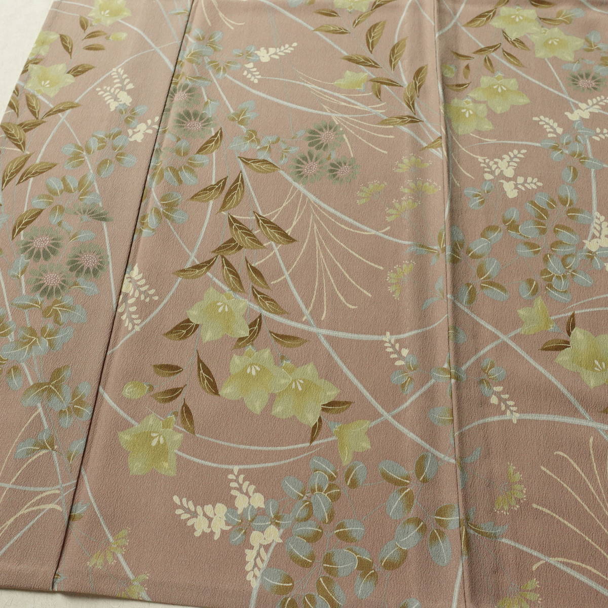 単衣 小紋 良品 ポリエステル 木の葉・植物柄 単衣仕立て 身丈168.5cm 裄丈67cm リサイクル着物 着物 ベージュ_画像4