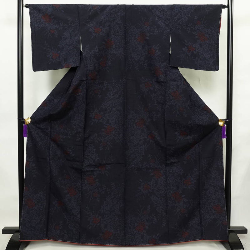 紬 良品 しつけ糸付き 正絹 木の葉・植物柄 袷仕立て 身丈166cm 裄丈64cm リサイクル着物 着物 青・紺_画像1