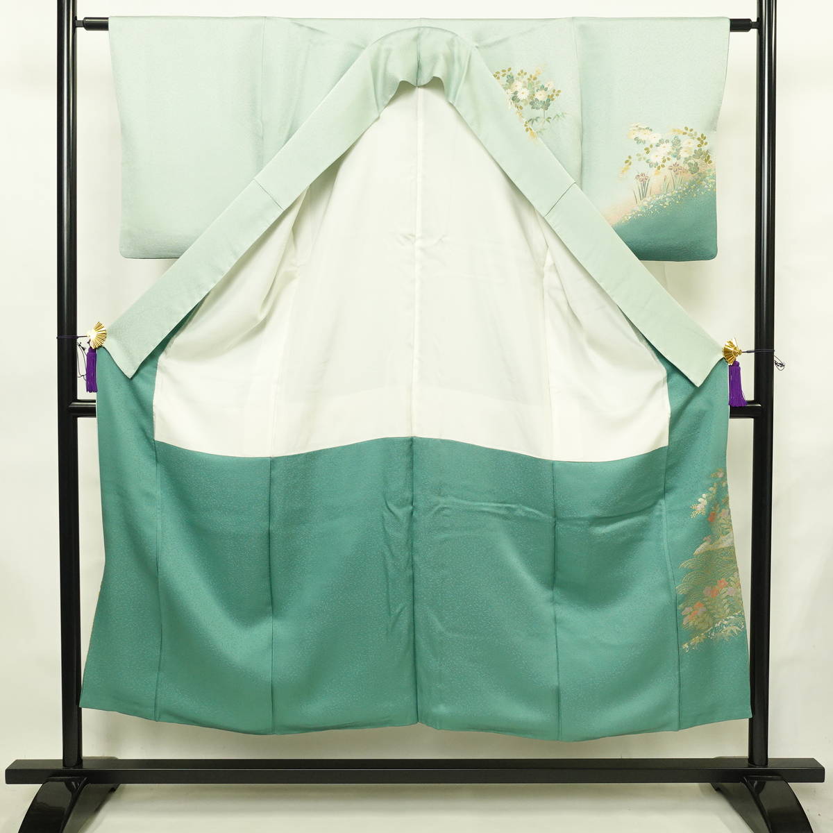 訪問着 良品 金駒刺繍 綸子 正絹 木の葉・植物柄 袷仕立て 身丈149.5cm 裄丈61.5cm リサイクル着物 着物 刺繍 箔 共八掛 金彩 入学式 卒業式 結婚式 七五三 お宮参り フォーマル 四季花 緑・うぐいす色_画像3