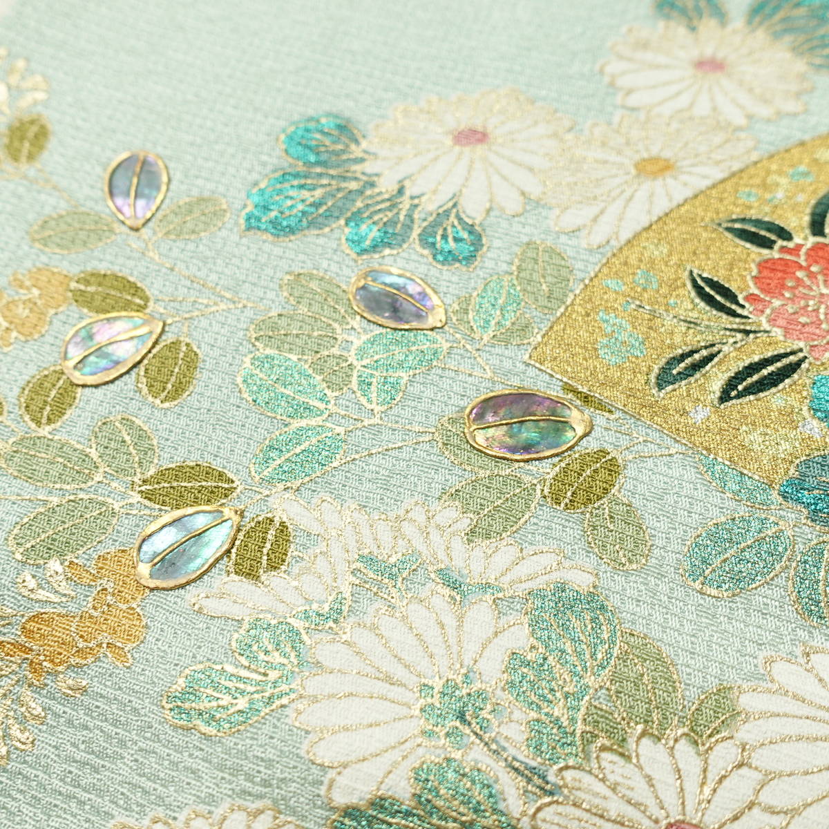 訪問着 良品 金駒刺繍 綸子 正絹 木の葉・植物柄 袷仕立て 身丈149.5cm 裄丈61.5cm リサイクル着物 着物 刺繍 箔 共八掛 金彩 入学式 卒業式 結婚式 七五三 お宮参り フォーマル 四季花 緑・うぐいす色_画像11