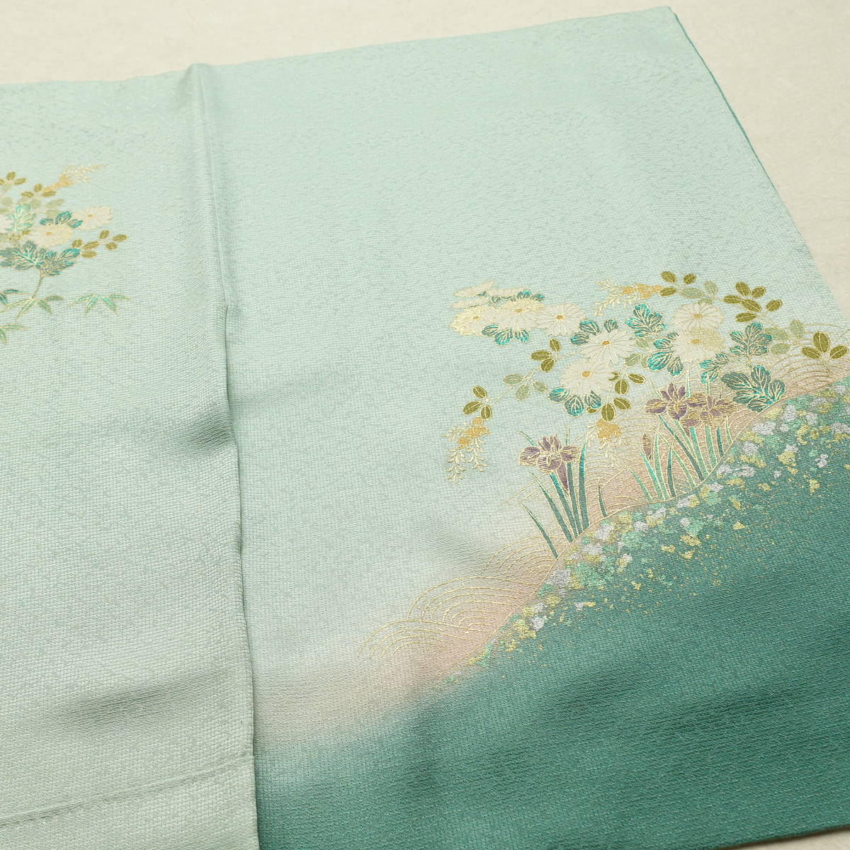訪問着 良品 金駒刺繍 綸子 正絹 木の葉・植物柄 袷仕立て 身丈149.5cm 裄丈61.5cm リサイクル着物 着物 刺繍 箔 共八掛 金彩 入学式 卒業式 結婚式 七五三 お宮参り フォーマル 四季花 緑・うぐいす色_画像19