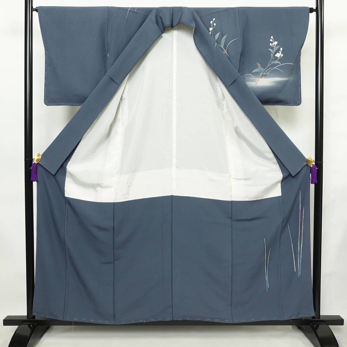 訪問着 良品 落款入り しつけ糸付き 縮緬 正絹 木の葉・植物柄 袷仕立て 身丈156.5cm 裄丈63cm リサイクル着物 着物 共八掛 入学式 卒業式 結婚式 七五三 お宮参り フォーマル 青・紺_画像3