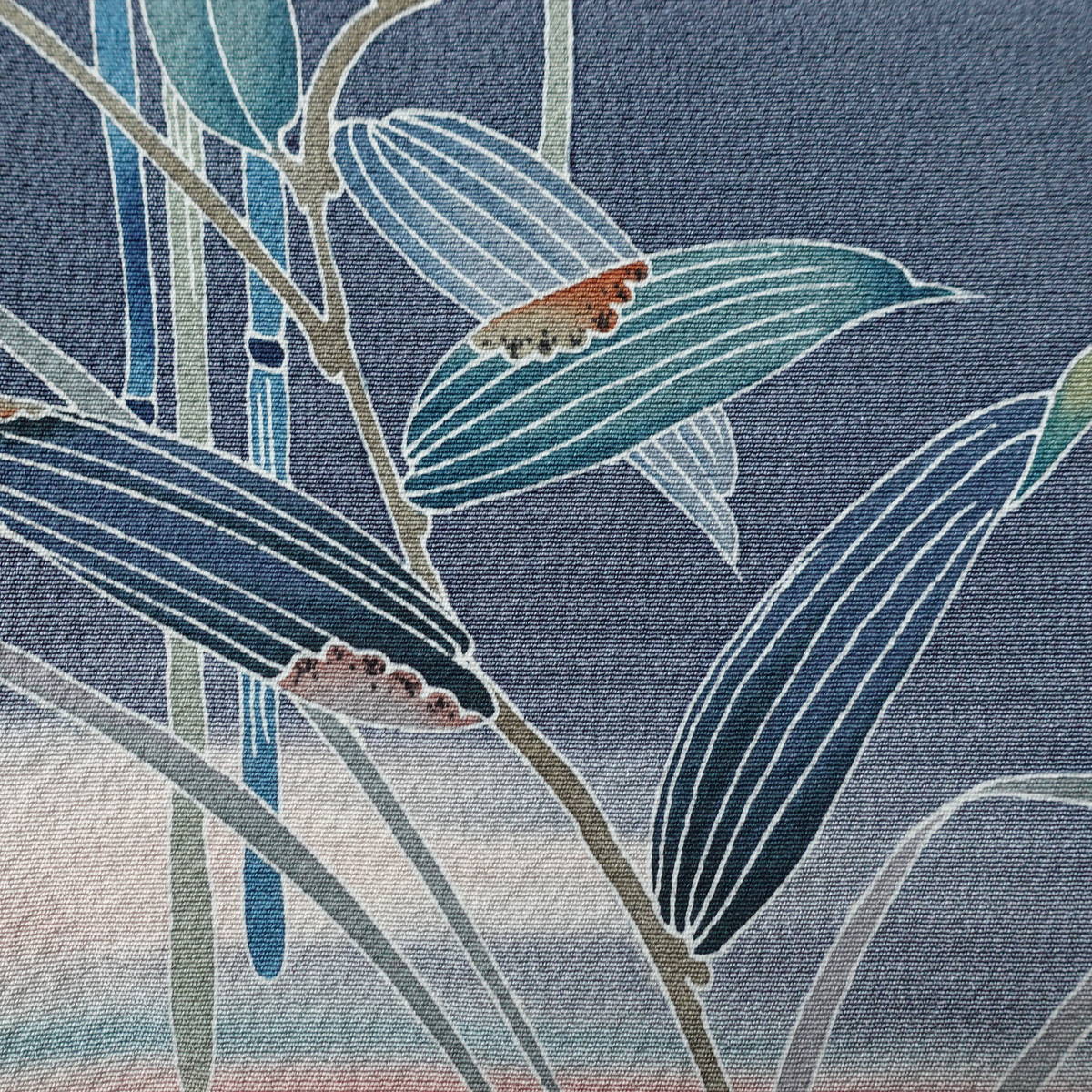 訪問着 良品 落款入り しつけ糸付き 縮緬 正絹 木の葉・植物柄 袷仕立て 身丈156.5cm 裄丈63cm リサイクル着物 着物 共八掛 入学式 卒業式 結婚式 七五三 お宮参り フォーマル 青・紺_画像9