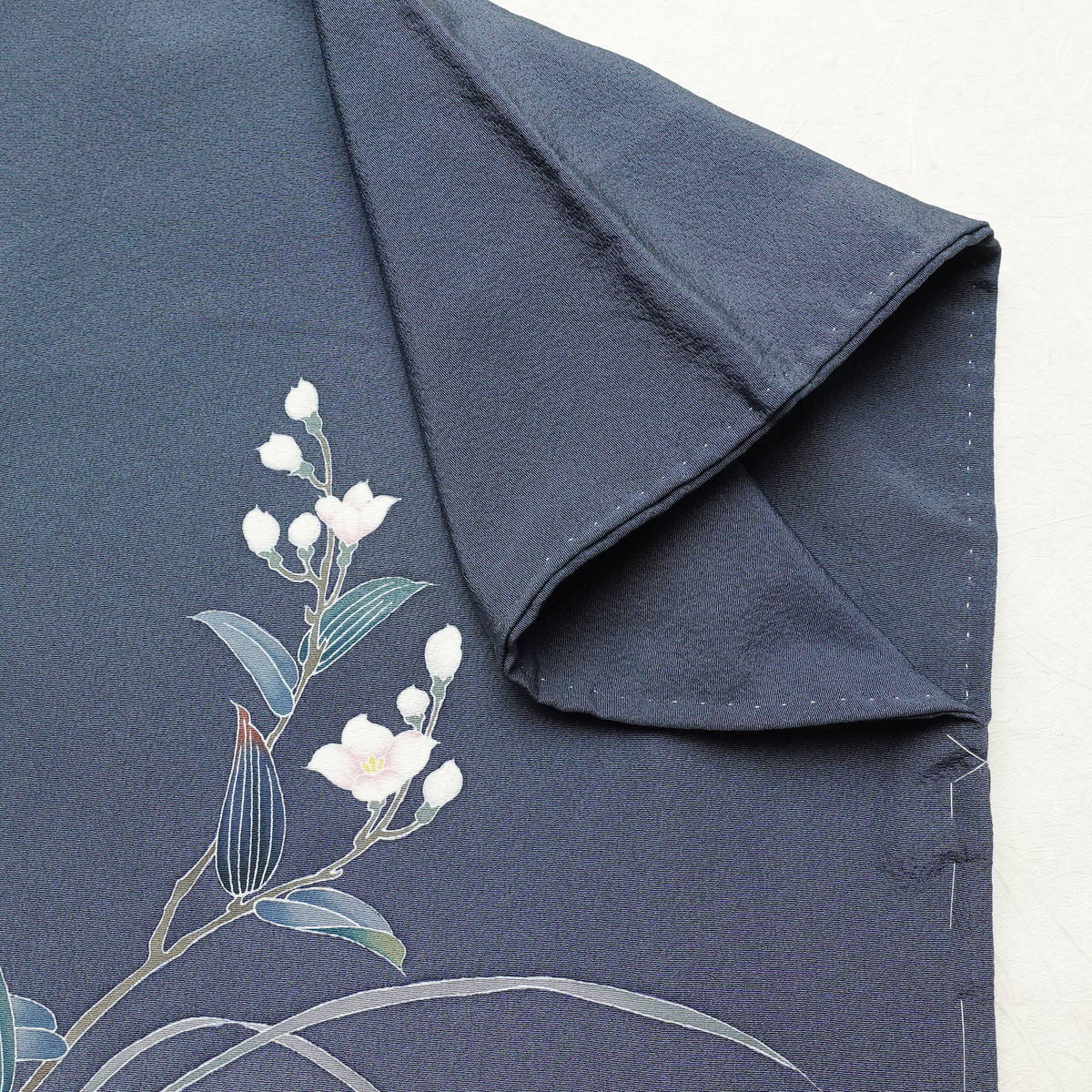 訪問着 良品 落款入り しつけ糸付き 縮緬 正絹 木の葉・植物柄 袷仕立て 身丈156.5cm 裄丈63cm リサイクル着物 着物 共八掛 入学式 卒業式 結婚式 七五三 お宮参り フォーマル 青・紺_画像18