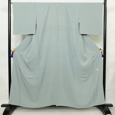 色無地 落款入り 縮緬 一つ紋付き 正絹 袷仕立て 身丈158cm 裄丈67.5cm リサイクル着物 一部しつけ糸付き 着物 作家物 七五三 お宮参り フォーマル グレー