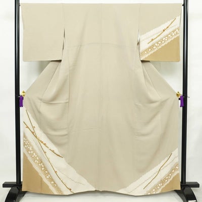 付け下げ 良品 縮緬 絞り 正絹 花柄 袷仕立て 身丈162.5cm 裄丈66cm リサイクル着物 着物 刺繍 箔 共八掛 金糸 入学式 卒業式 七五三 お宮参り フォーマル ベージュ