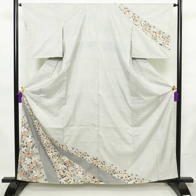 訪問着 美品 しつけ糸付き 金駒刺繍 正絹 木の葉・植物柄 袷仕立て 身丈161.5cm 裄丈64cm リサイクル着物 着物 金彩 紬地 グレー