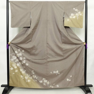 付け下げ 良品 正絹 木の葉・植物柄 袷仕立て 身丈163.5cm 裄丈66cm リサイクル着物 着物 箔 紬地 茶鼠 グレージュ ベージュ