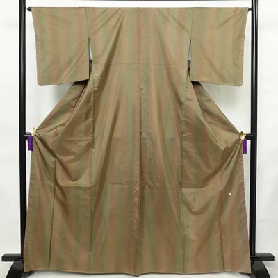 紬 美品 落款入り しつけ糸付き 正絹 縞柄・線柄 袷仕立て 身丈166.5cm 裄丈64.5cm リサイクル着物 着物 多色使い
