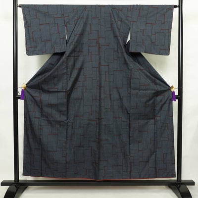 紬 良品 正絹 幾何学柄・抽象柄 袷仕立て 身丈155cm 裄丈64cm リサイクル着物 一部しつけ糸付き 着物 青・紺