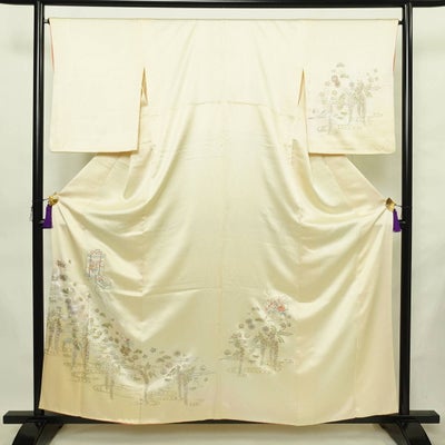 付け下げ 正絹 古典柄 袷仕立て 身丈159cm 裄丈65.5cm リサイクル着物 着物 刺繍 箔 金彩 銀彩 金糸 入学式 卒業式 結婚式 七五三 お宮参り フォーマル 扇子 クリーム