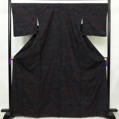 紬 美品 しつけ糸付き 正絹 幾何学柄・抽象柄 袷仕立て 身丈167cm 裄丈68cm リサイクル着物 着物 未使用品 青・紺