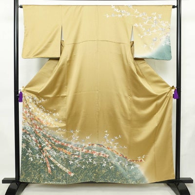 訪問着 良品 しつけ糸付き 綸子 正絹 木の葉・植物柄 袷仕立て 身丈159cm 裄丈64cm リサイクル着物 着物 箔 共八掛 金彩 入学式 卒業式 七五三 お宮参り フォーマル 黄・黄土色